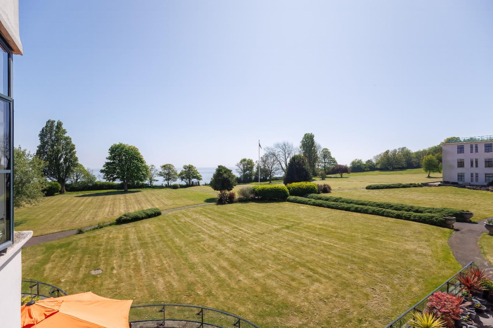 115 Headlands, Hayes Point, Sully, CF64 5QH